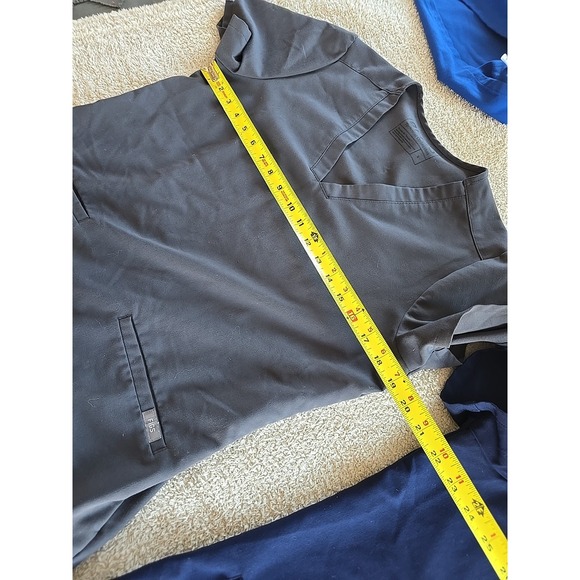 FIGS Technical Collection 4 Scrub Tops Women's S Casma 3 Pocket X 2 Catarina X 2 - Picture 11 of 16